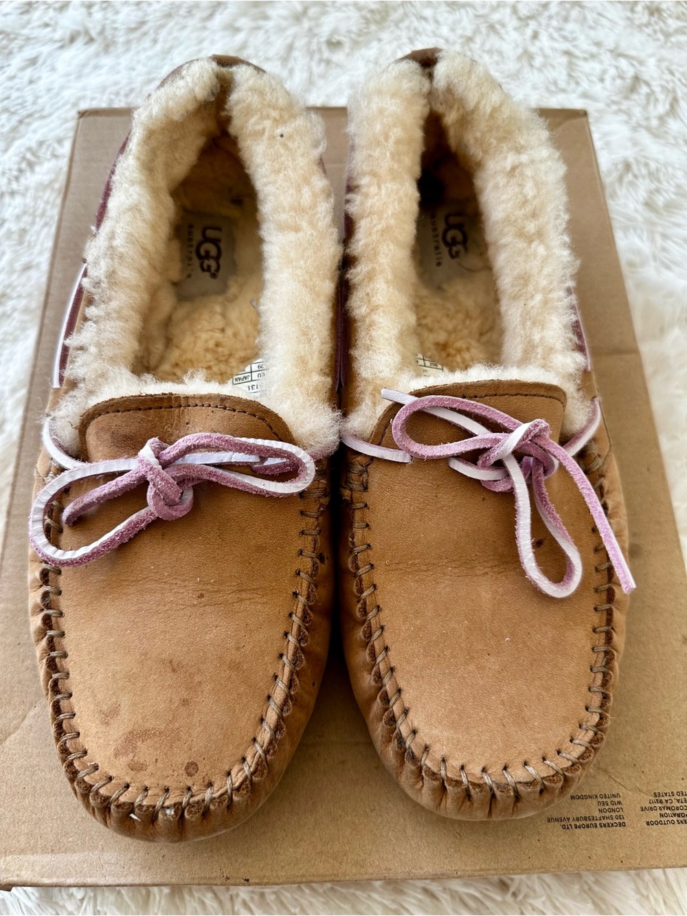 UGG Australia Dakota Chestnut Shearling Lined Moccasin Slippers Pink Laces 8